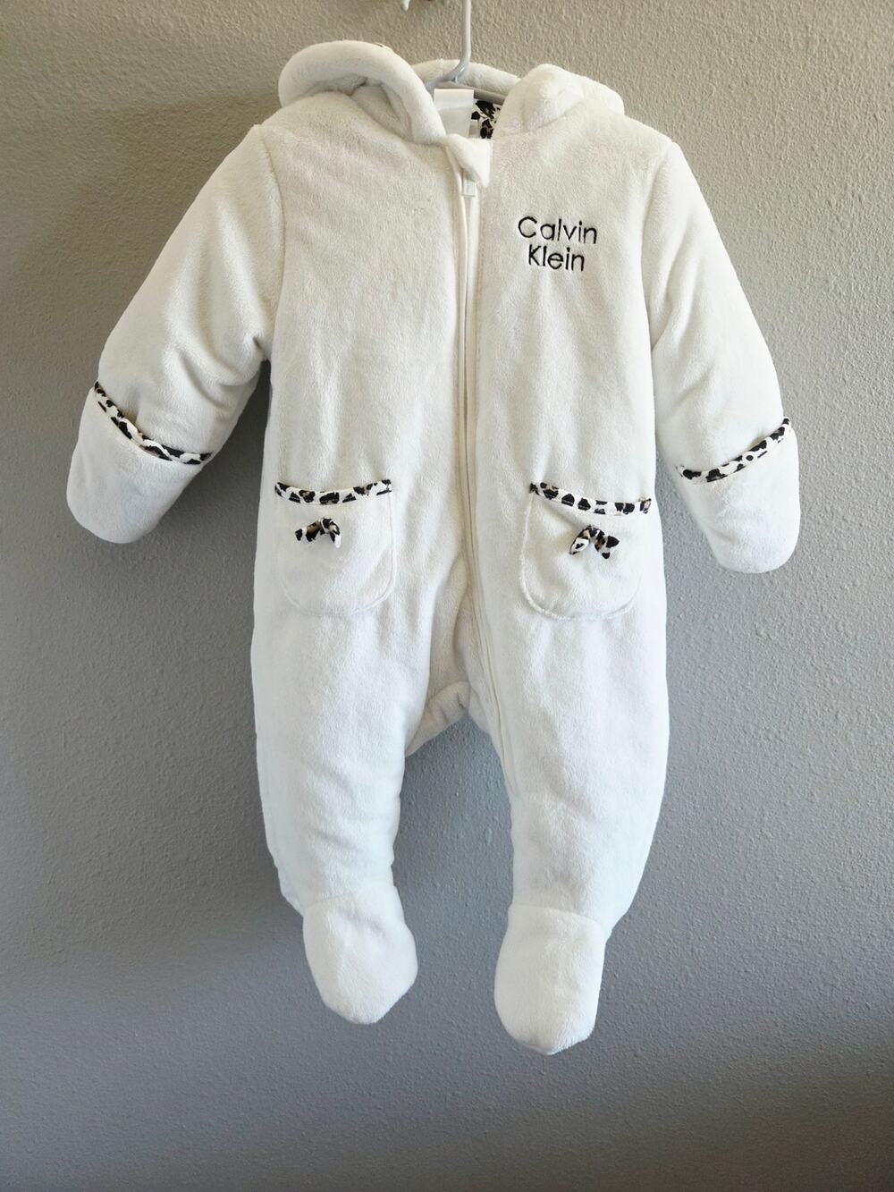 Calvin Klein Baby Winter Bunting Bodysuit Onesie 6-9 Months White Leopard Print